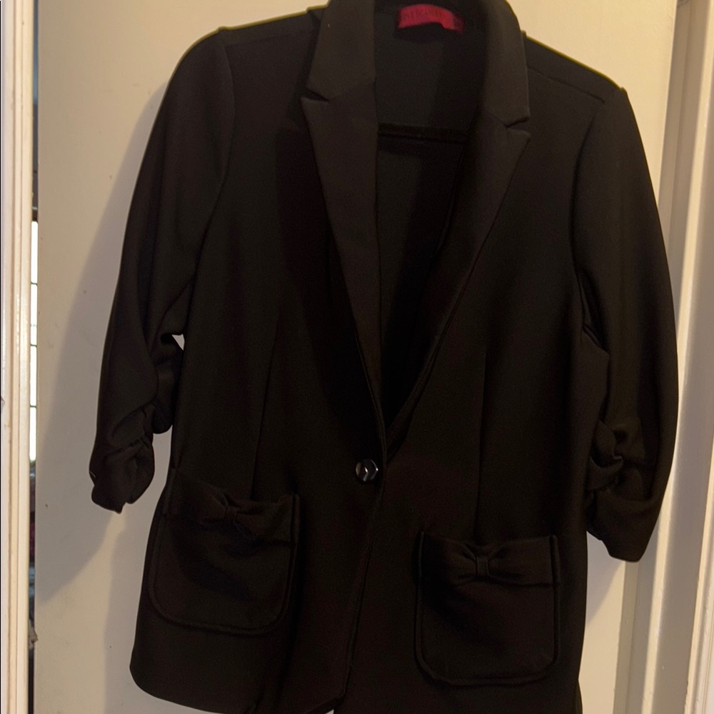 Elegant Black Women's Blazer with Bow Pockets